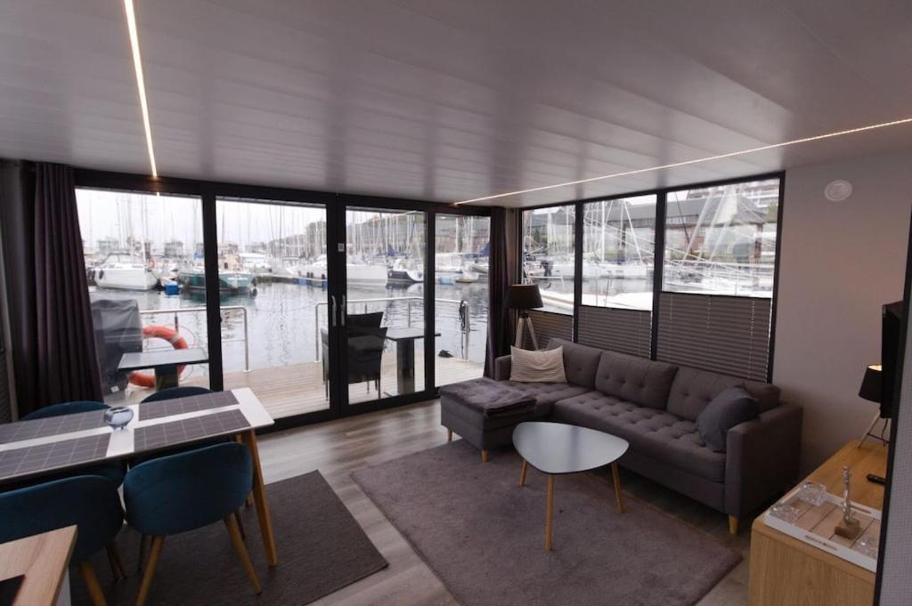 Hausboot Fjord Meeresbrise Mit Dachterrasse In Flensburg Exteriör bild